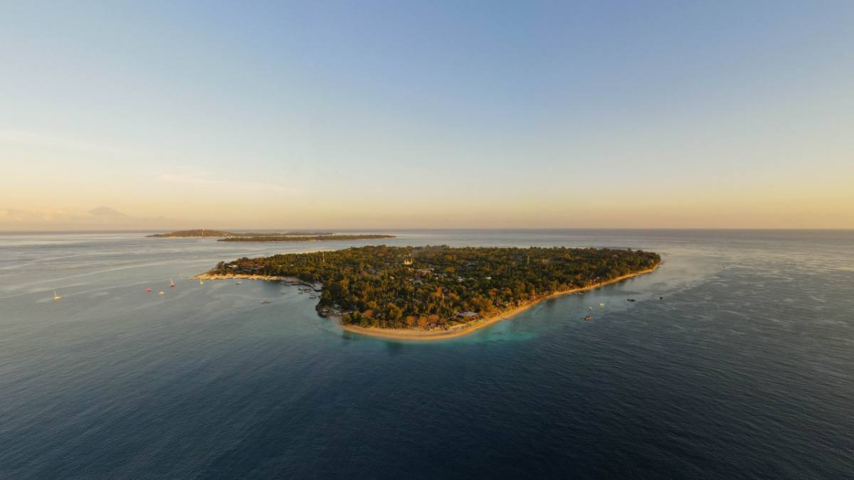 Sunrise coming to Gili Air